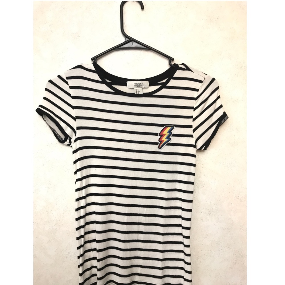 Forever 21 lightening bolt tee
